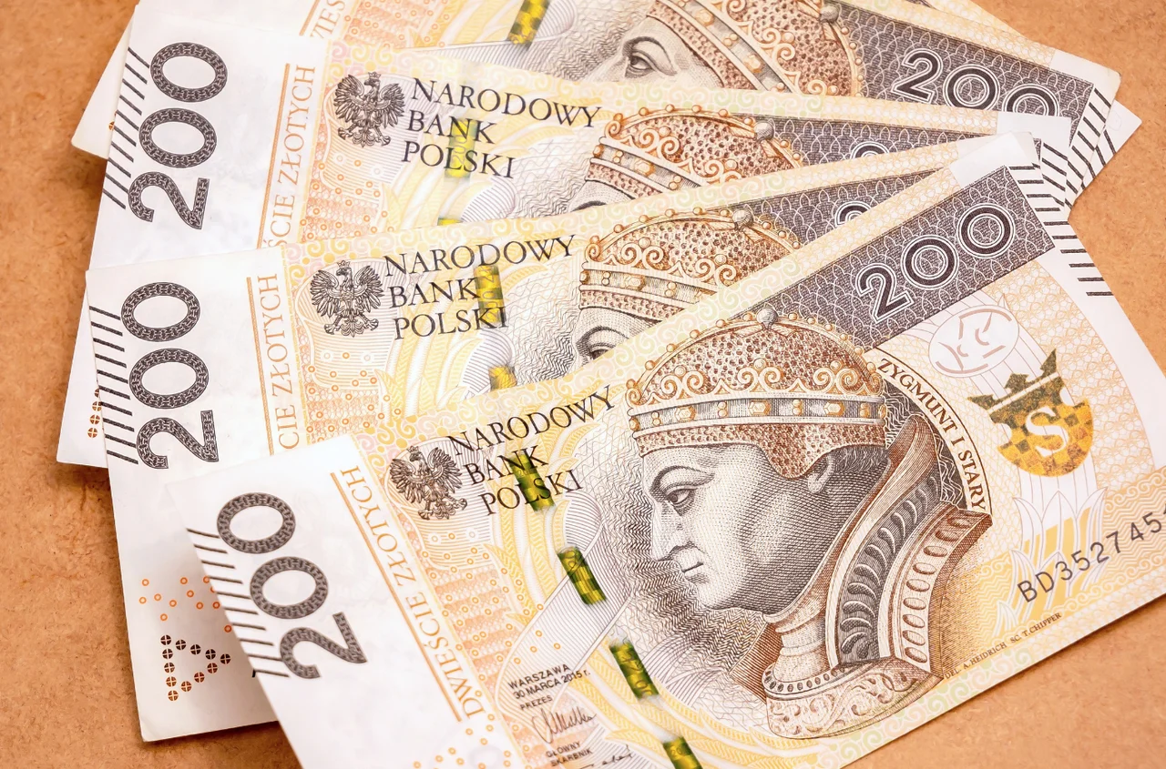 Po rozwodzie trzeba oddać część 800 plus!? Jeden błąd, a ZUS upomni się o zwrot pieniędzy!