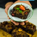 Brownie z truskawkami - mocno czekoladowe!