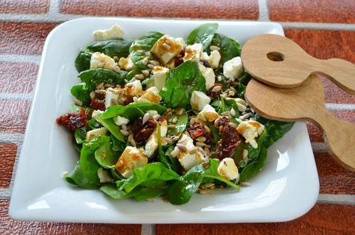 Sałatka ze szpinakiem