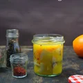 Śledzie w pomarańczach i szafranie