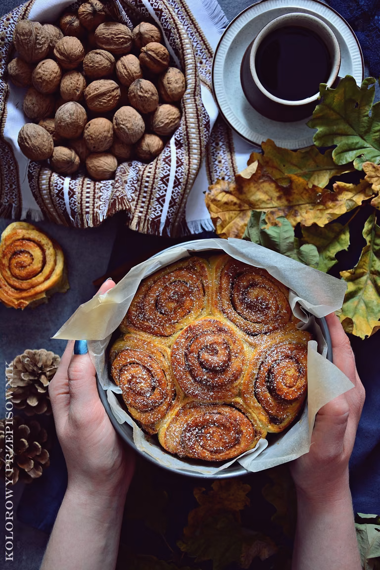 Cinnamon rolls - najlepszy przepis na cynamonowe bułeczki