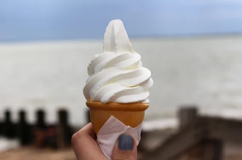Uwaga turyści! Lody z groźną bakterią w nadmorskich miejscowościach! Sanepid wydał pilny komunikat
