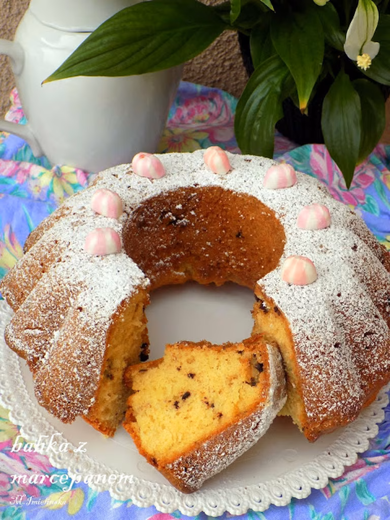 babka z marcepanem