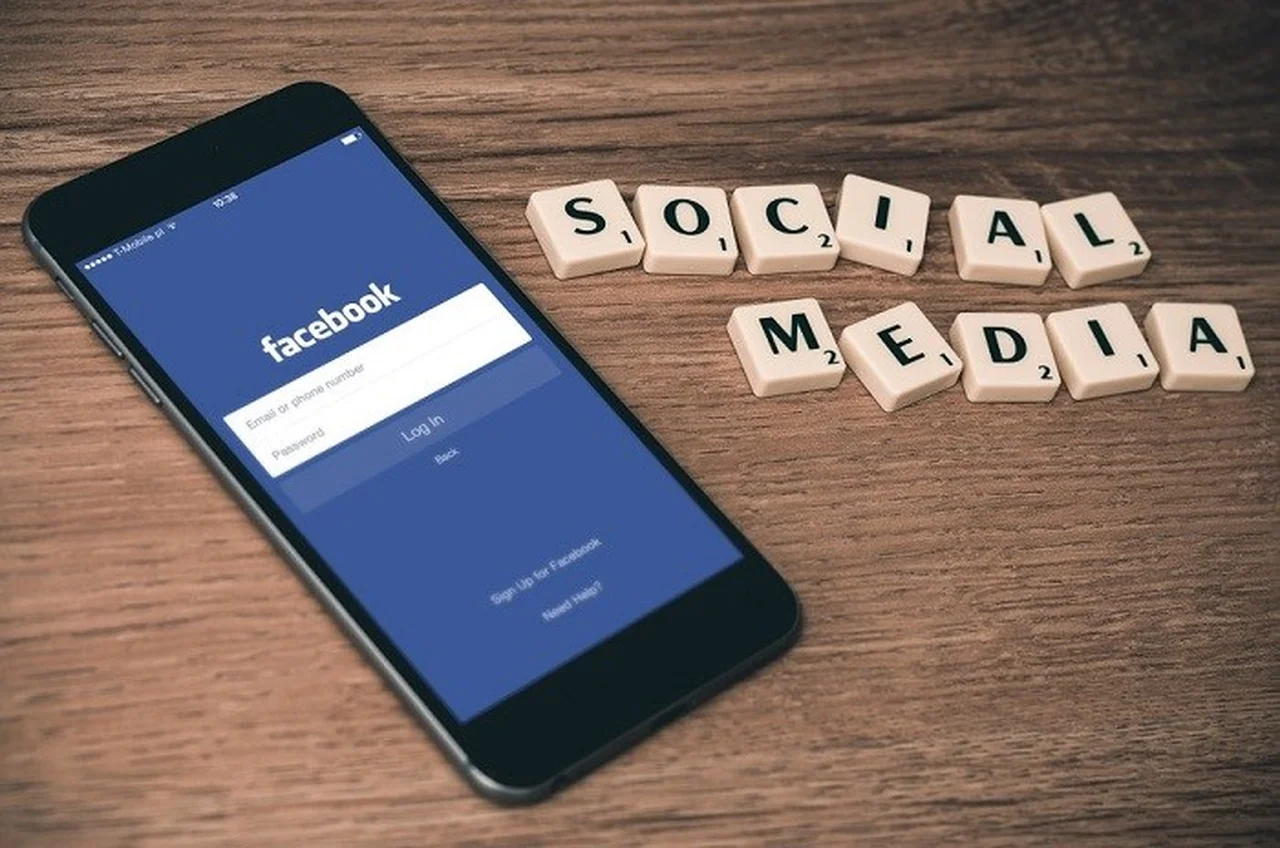 Jak skutecznie prowadzić profil firmowy na Facebooku, Instagramie, Snapchacie?