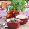 Spaghetti z lekko pikantnym sosem pomidorowym i wołowiną