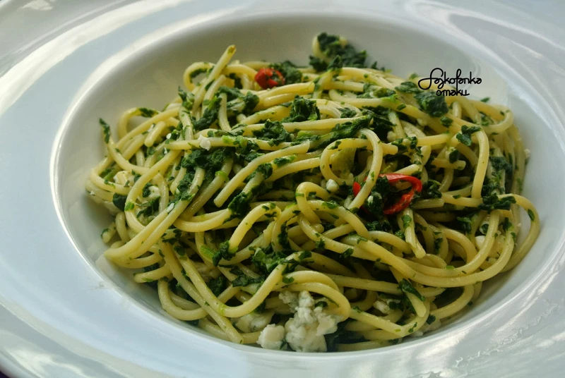 Spaghetti ze szpinakiem i serem