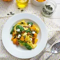 Makaron z dynią, szpinakiem, suszonymi pomidorami i pieczarkami