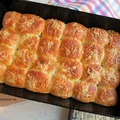 Odrywane bułeczki drożdżowe z pieczarkami i mozzarellą