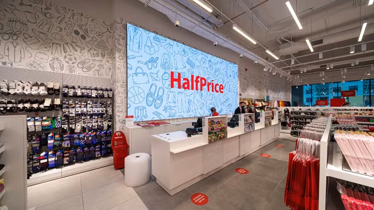 Sklep HalfPrice to odpowiednich TK Maxx, który otwiera swoje sklepy w Polsce! Podpowiadamy gdzie!