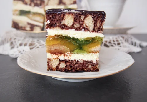 Łaciate z galaretką i kremem budyniowym