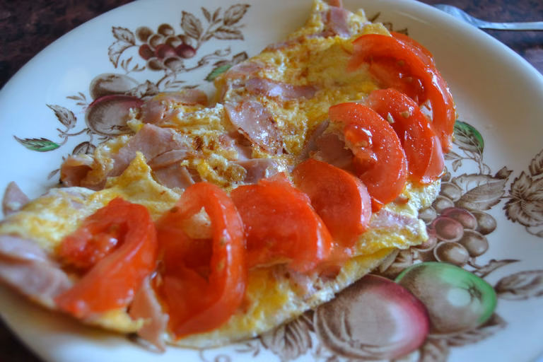 Omlet z serem i szynką
