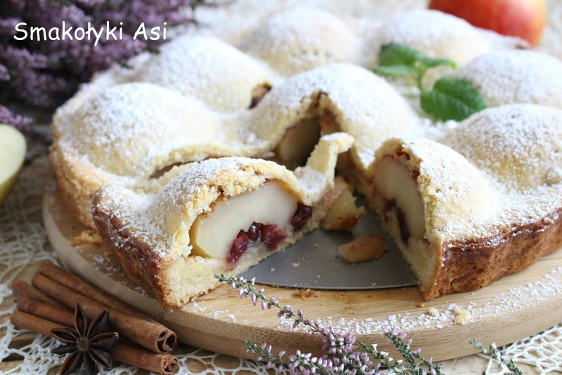 Krucha tarta z jabłkami i żurawiną