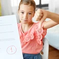 Czy to koniec jedynek w szkołach?! Nauczyciele pod coraz większą presją