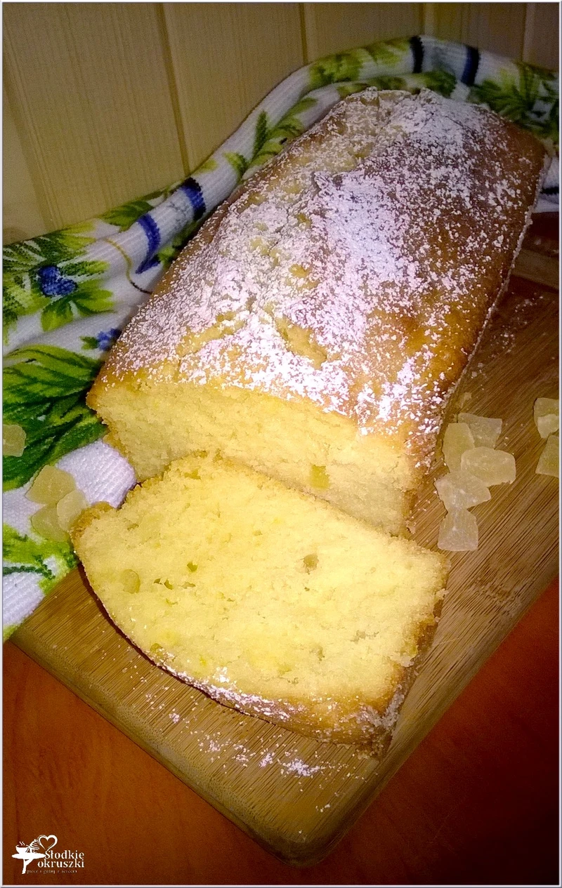 Proste ciasto cytrynowe z kandyzowanym ananasem