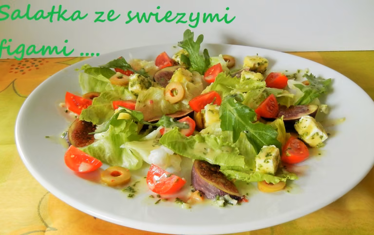 Sałatka ze świeżymi figami i dresingiem na bazie musztardy miodowej