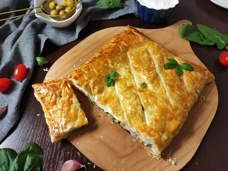 Ciasto francuskie z nadzieniem.