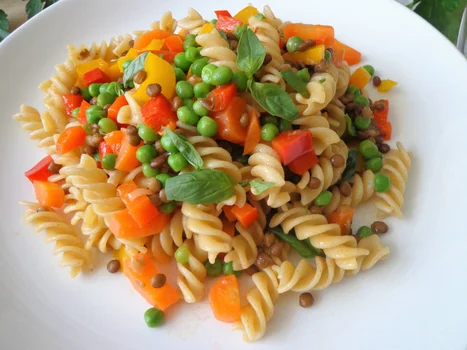 Makaron z warzywnym ragù