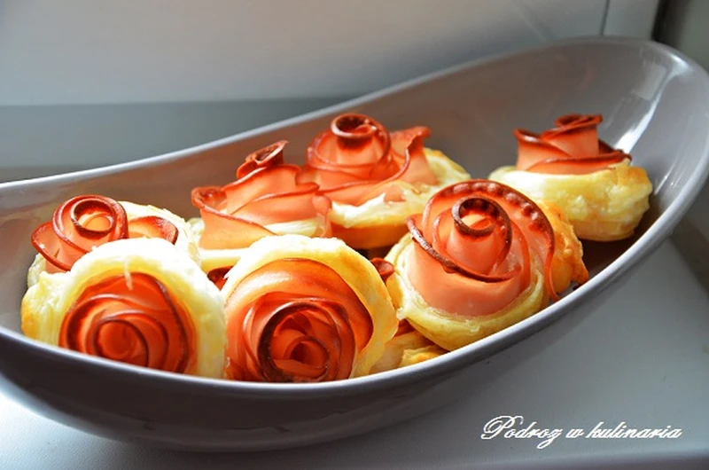 ,,Różyczki z ciasta francuskiego''