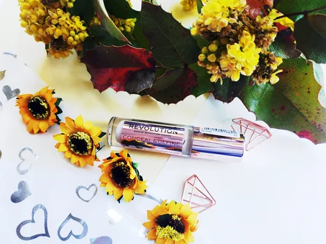 Make Up Revolution - Conceal and define concealer opinia