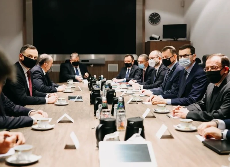 Premier wprowadza trzeci stopień alarmowy CHARLIE-CRP. Co oznacza?