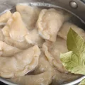 Wrzuciłam tę przyprawę do gotujących się pierogów! Podkręca ich smak o 180 stopni!