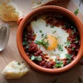 SZAKSZUKA CZYLI JAJKA W POMIDOROWYM SOSIE