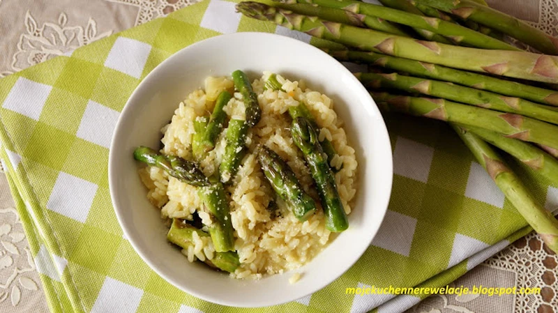 Kremowe risotto ze szparagami