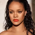 Rihanna pozwała swojego ojca! Wykorzystywał jej firmę i wizerunek