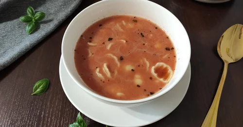 Szybka pomidorowa na rosole.