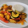 Kurczak curry z papryką i cukinią