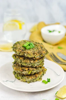 Bezglutenowe placuszki brokułowe z parmezanem