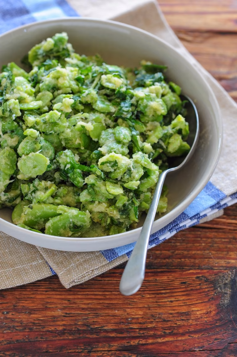 ZIELONE PESTO Z BOBU