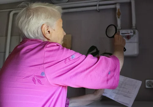 Nowe świadczenie 800 plus na rachunki dla rodzin? Prezydent podpisał projekt "Tani prąd -33%"