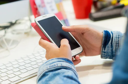 Ta sieć znika z Polski! Niektórzy użytkownicy będą mieć problem z Internetem w telefonie i wysyłaniem wiadomości