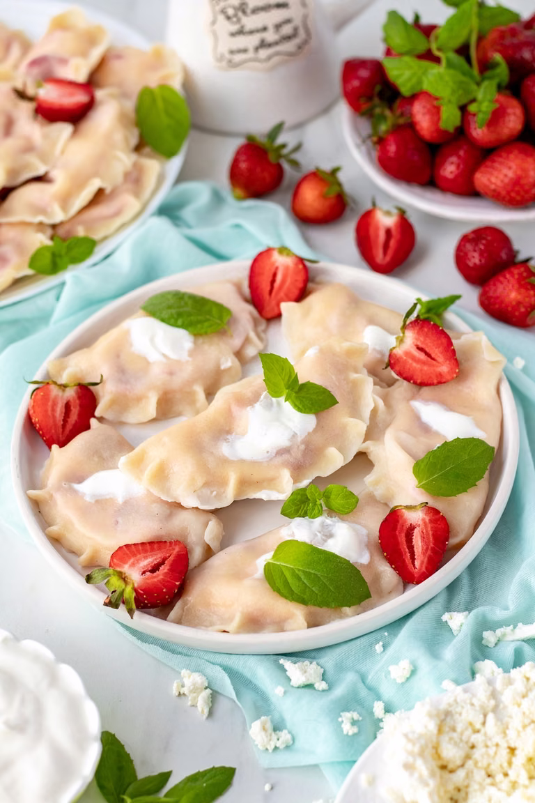 Pierogi z truskawkami i serem