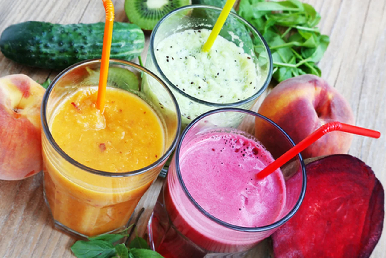 5 soków owocowych i warzywnych, które opóźniają starzenie