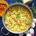 Spaghetti z dynią i pieczarkami