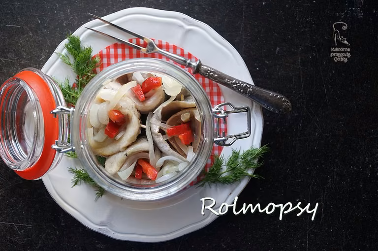 Domowe rolmopsy z papryką