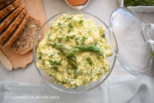 Pasta jajeczna ze szparagami