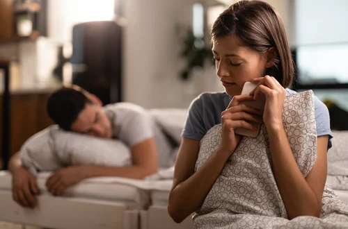 „Zdradziłam go z byłym – teraz nie wiem, czy budować z nim przyszłość” – pisze Karolina [LIST]