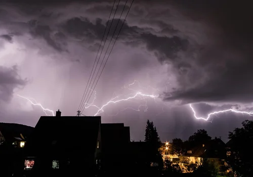 7 województw Polski na pomarańczowo! IMGW ostrzega i wysyła alerty