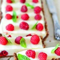 Tarta malinowa bez pieczenia z kremem mascarpone
