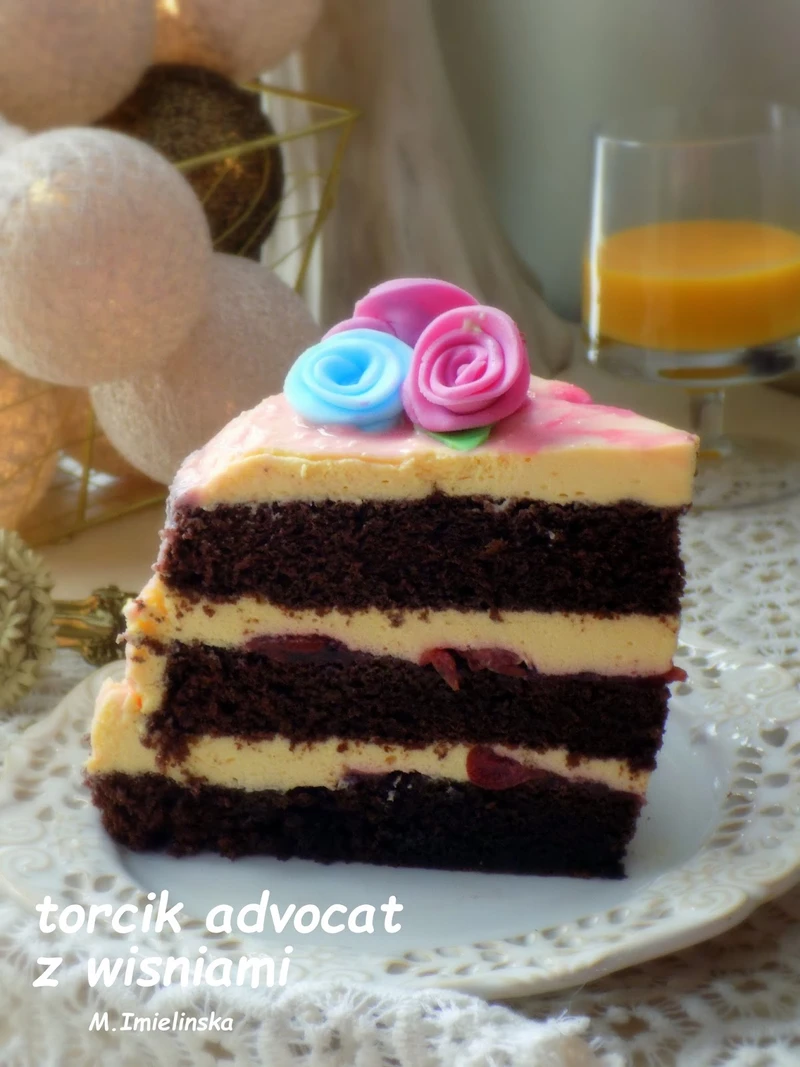 torcik advocatowy z wiśnią