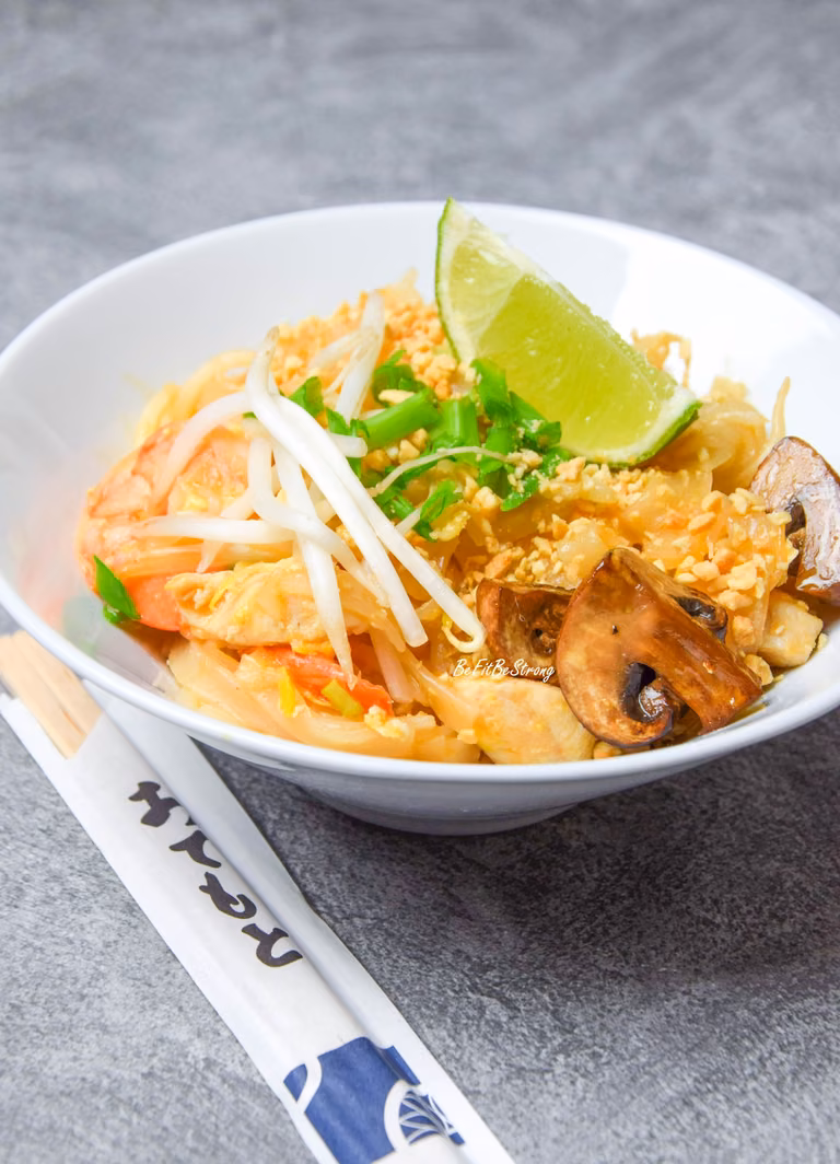 Pad Thai z krewetkami i kurczakiem FIT