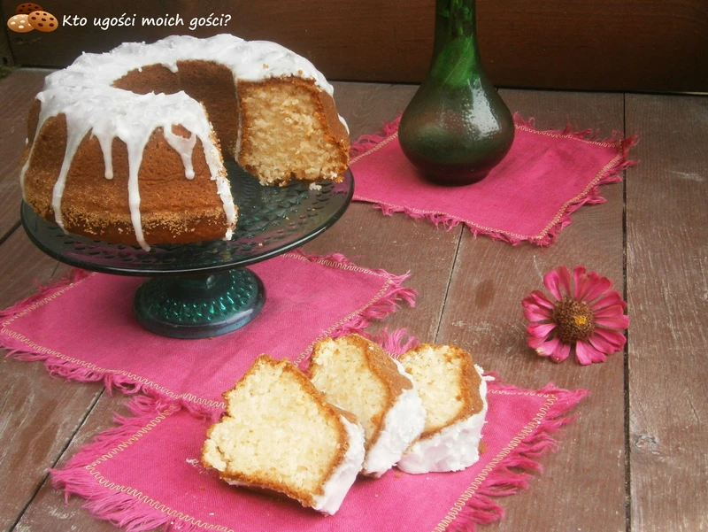 Babka kokosowa na maślance