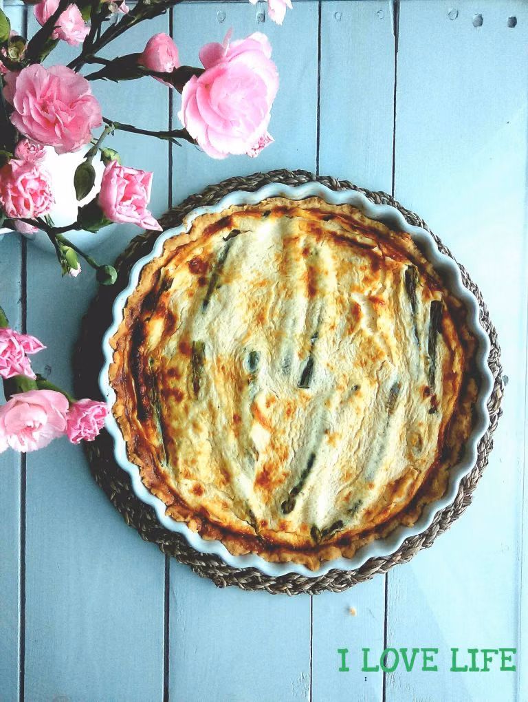 Quiche ze szparagami i mascarpone
