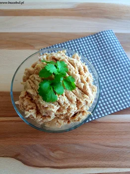 Pasta kanapkowa z tuńczyka i ciecierzycy