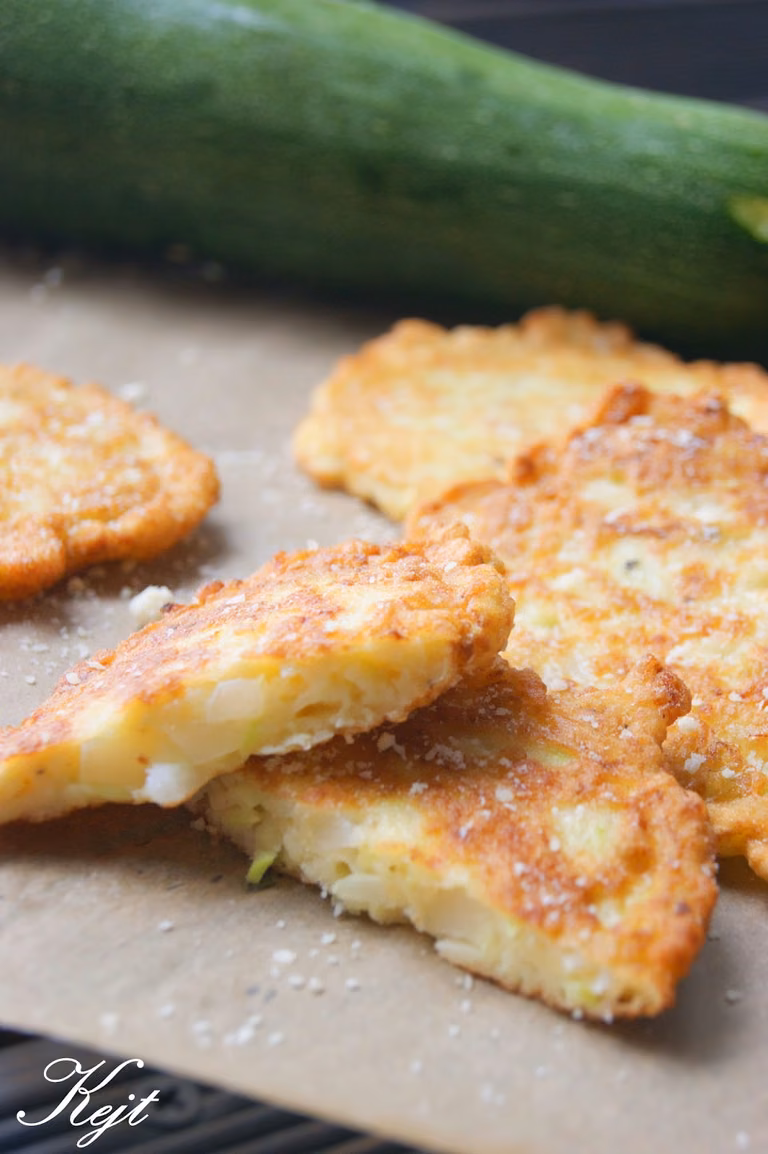 Placuszki z cukinii i parmezanu