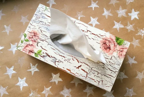 Świąteczny prezent -  chusteczkownik decoupage ze spękaniami - DIY