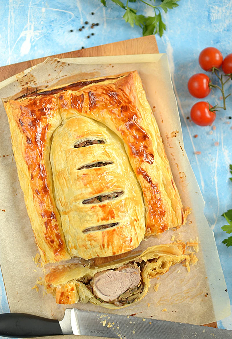 Polędwiczka a'la Wellington (pieczona z pieczarkami w cieście francuskim)